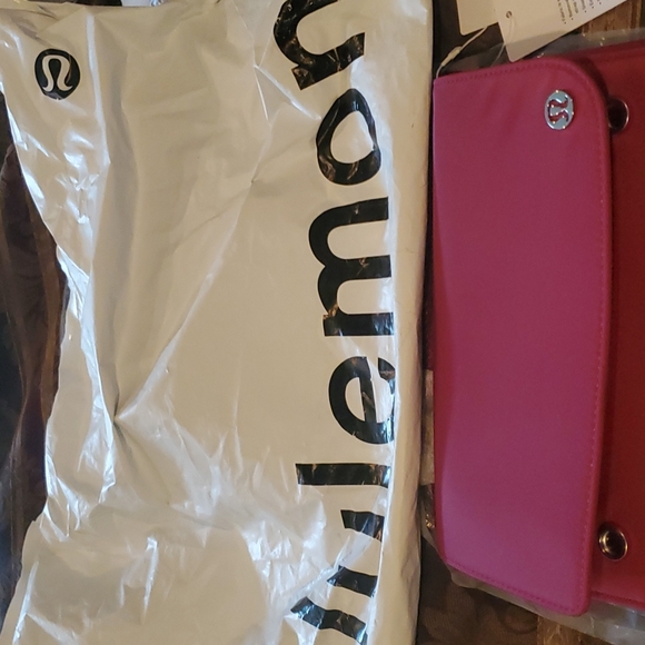 Lululemon crossberry clutch etc  bag tagged gorgeous maroon color gold accents - Picture 8 of 15